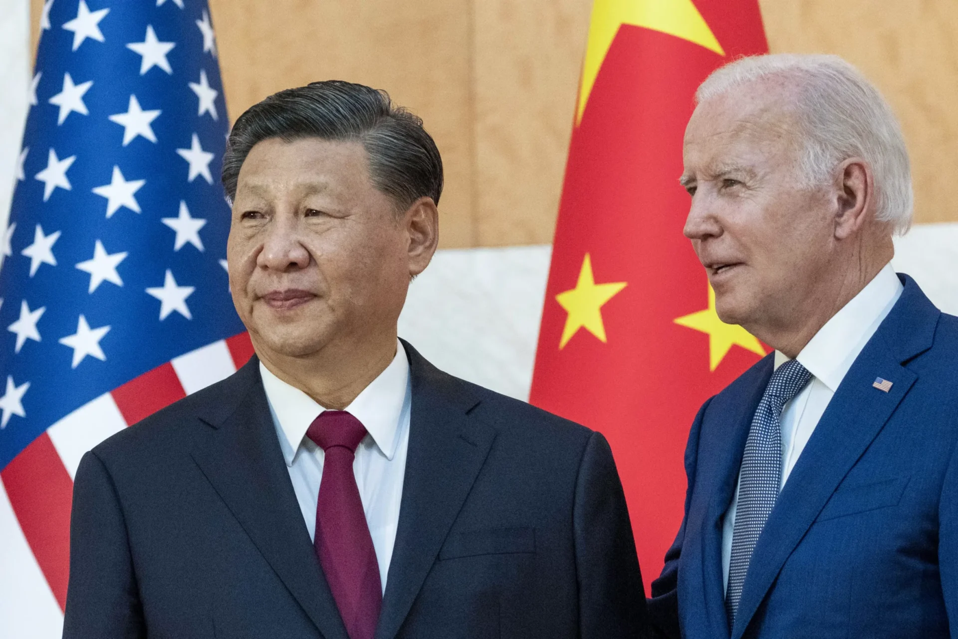 China acusa a Washington de intentar bloquear su desarrollo