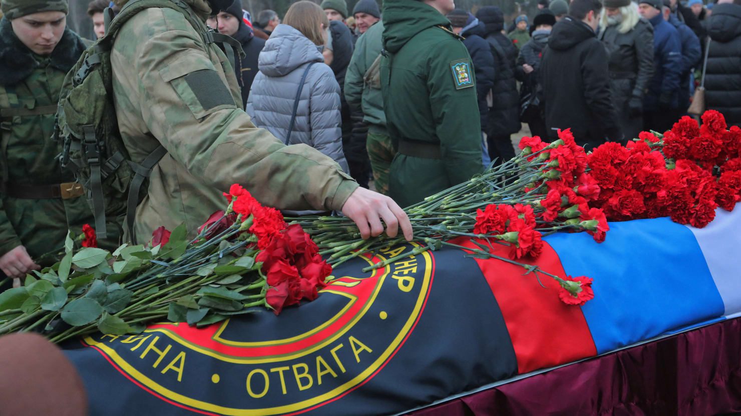 El ejército en la sombra de Rusia amenaza con arrojar cadáveres sobre los funcionarios de ‘Dirtbag’
