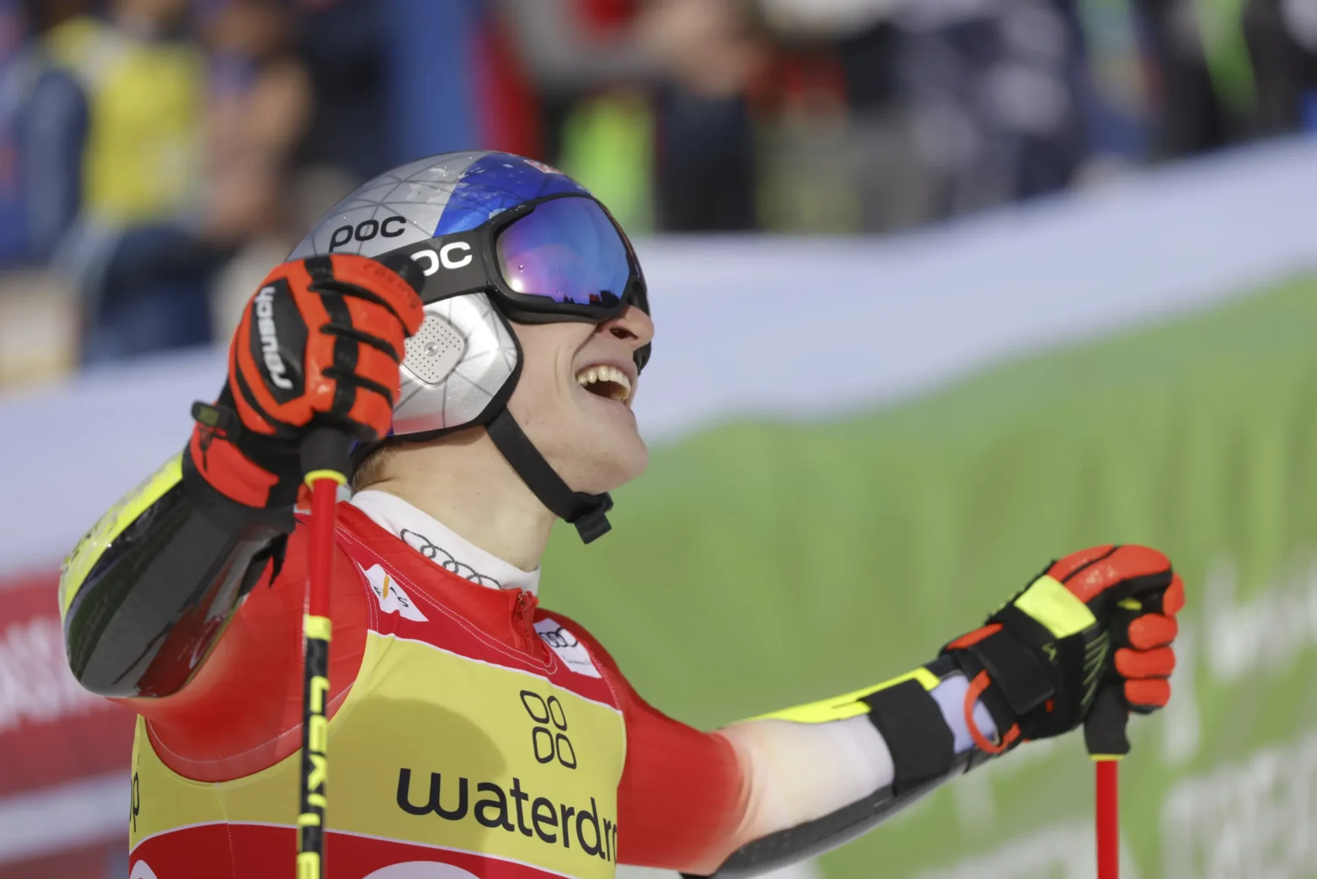 El esquiador suizo Odermatt gana el GS y se asegura el título de la disciplina