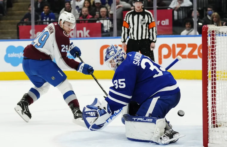El gol de MacKinnon en la tanda de penaltis le da a Avs una victoria 2-1 sobre Maple Leafs