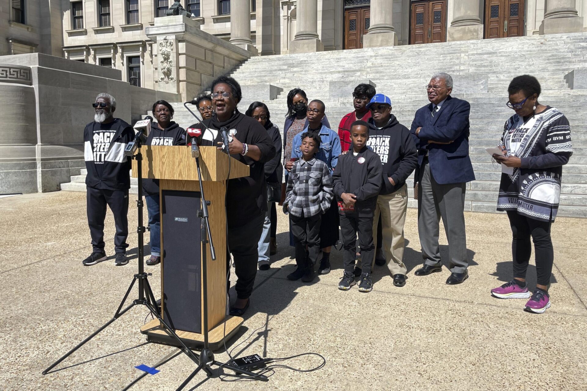 Ex-rep: Los planes legislativos en Mississippi son ‘Jim Crow 2.0’