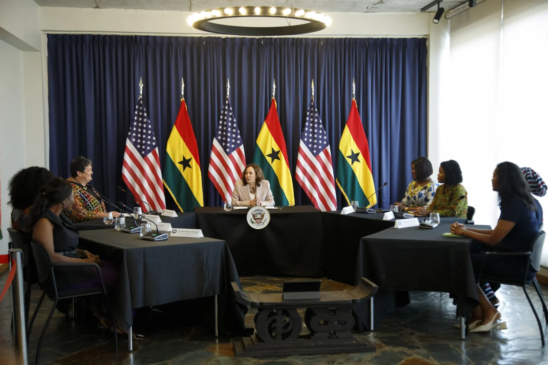 Harris busca reformular las opiniones de EE. UU. sobre África y fomentar la asociación