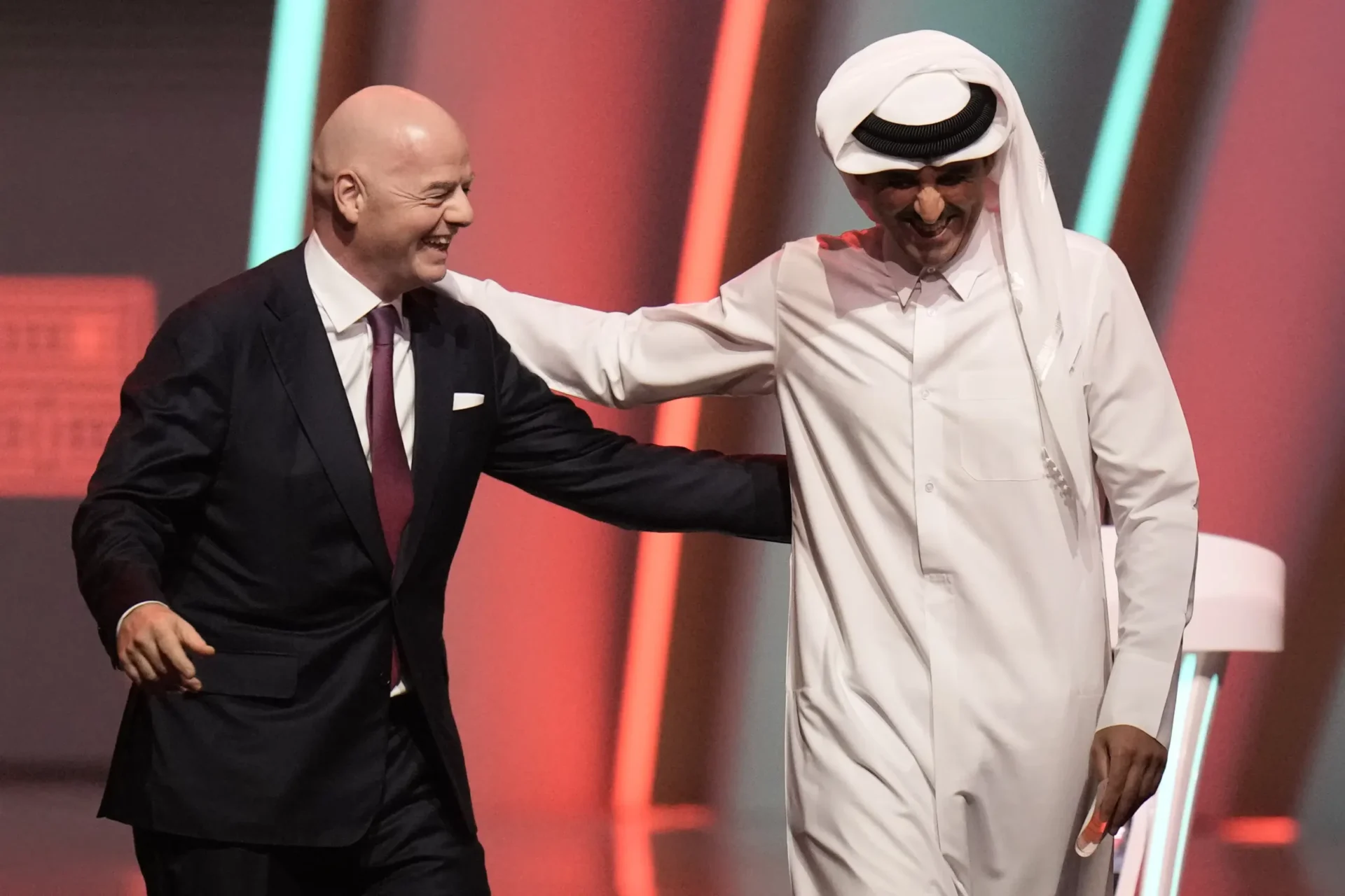 Informe: Qatar espió la reunión entre el fiscal suizo y el jefe de la FIFA