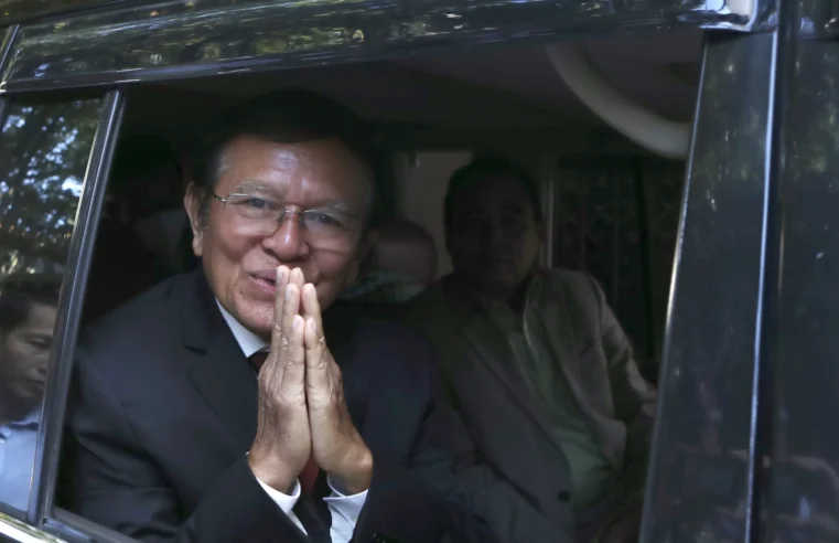 Líder opositor camboyano condenado a 27 años por traición