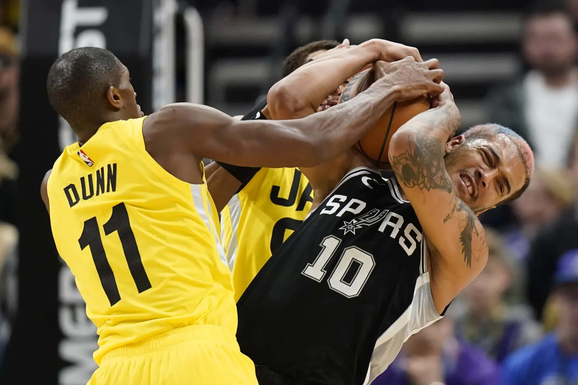 Los Spurs rompen una racha de 16 derrotas consecutivas con una victoria sobre los Jazz