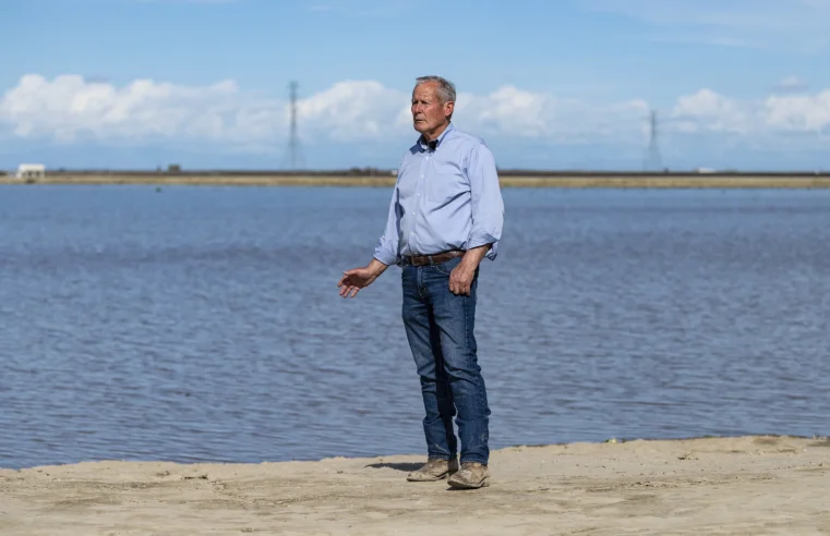 Los agricultores de California inundan los campos para impulsar la cuenca de agua subterránea