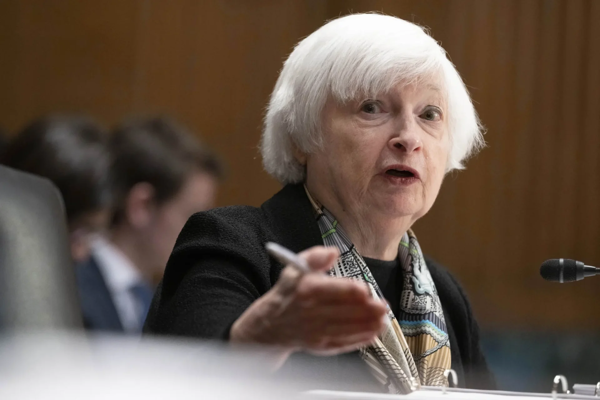 Yellen declara la solidez del sistema bancario, ya que se ordenaron nuevos rescates