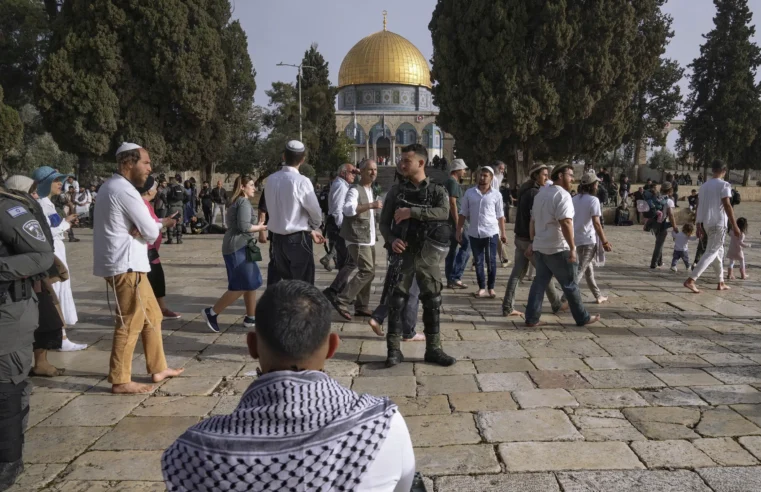 Crecen las tensiones alrededor del santuario de Jerusalén después de los cohetes en Siria