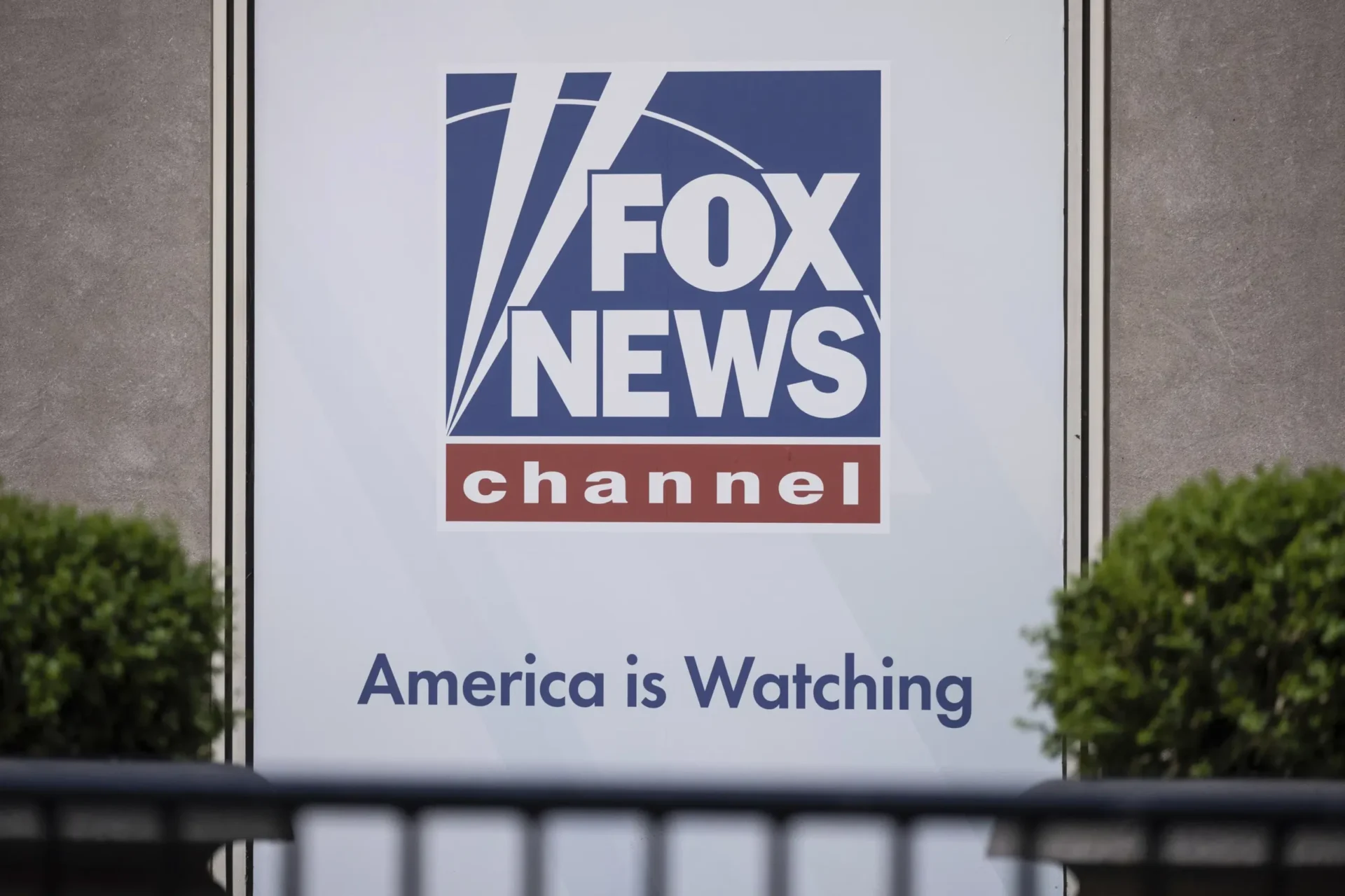 Demanda contra Fox por falsas afirmaciones electorales va a juicio