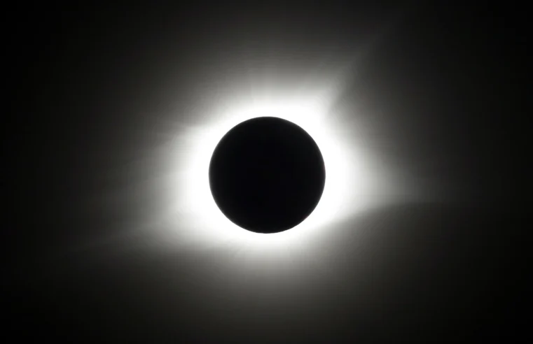 Guarde la fecha: un año hasta que el eclipse solar total arrase en EE. UU.