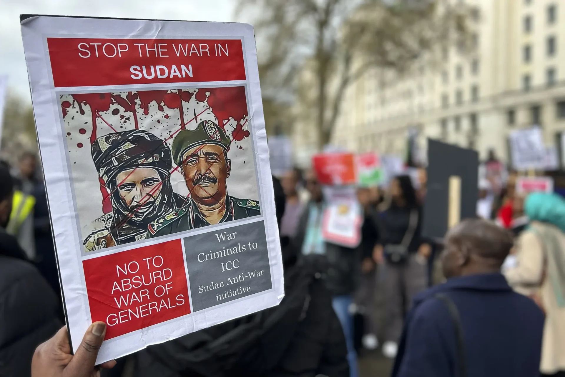 Los sudaneses en el extranjero intentan extender un salvavidas y ayudar en casa