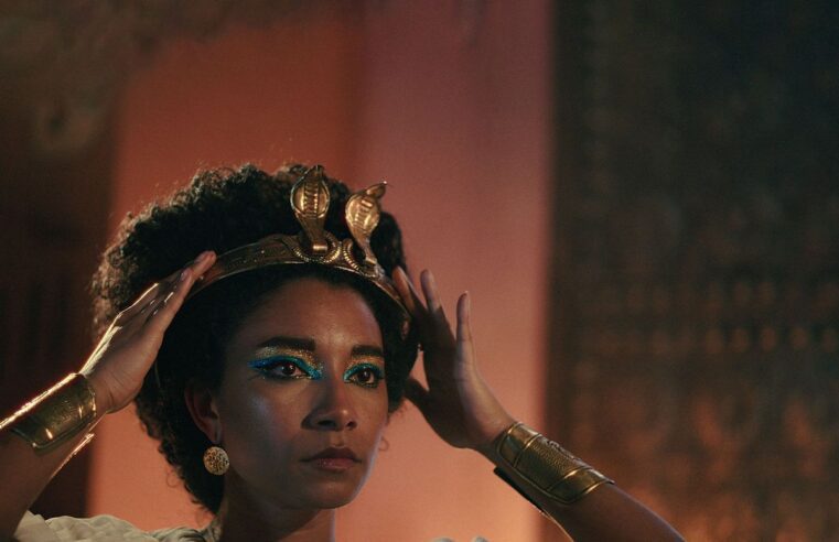 Netflix acusado de “Blackwashing” docudrama “Reina Cleopatra”