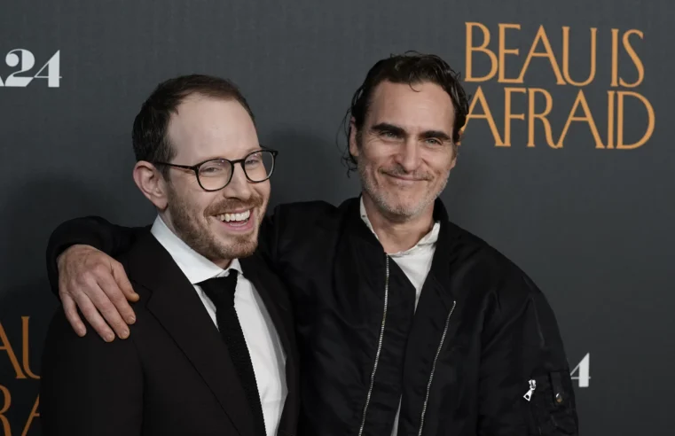 Preguntas y respuestas: Ari Aster y Joaquin Phoenix intentan hablar sobre ‘Beau is Afraid’