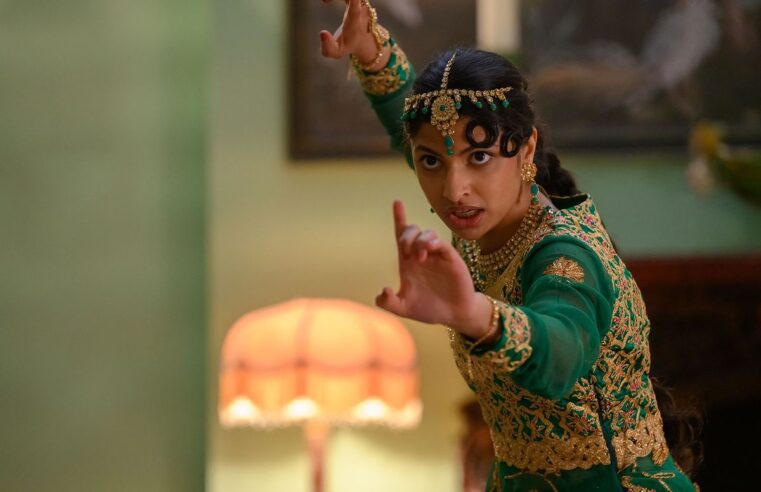 Cineasta de “Polite Society” sobre la combinación de Bollywood, artes marciales y “mujeres enojadas que se enfurecen”
