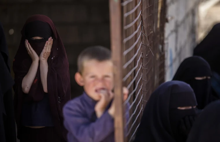 Adolescentes de familias del Estado Islámico se rehabilitan en Siria, pero el futuro aún es incierto