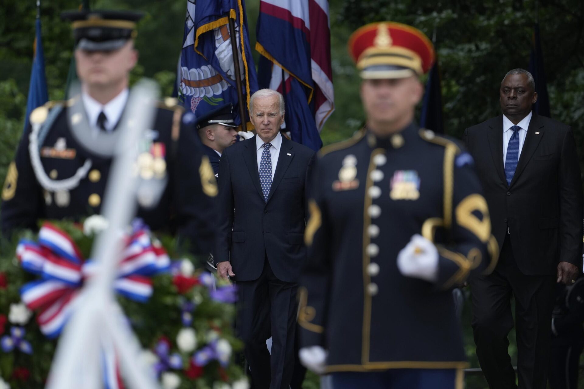 Biden en el Día de los Caídos elogia a las generaciones de soldados estadounidenses caídos que ‘se atrevieron a todo y lo dieron todo’