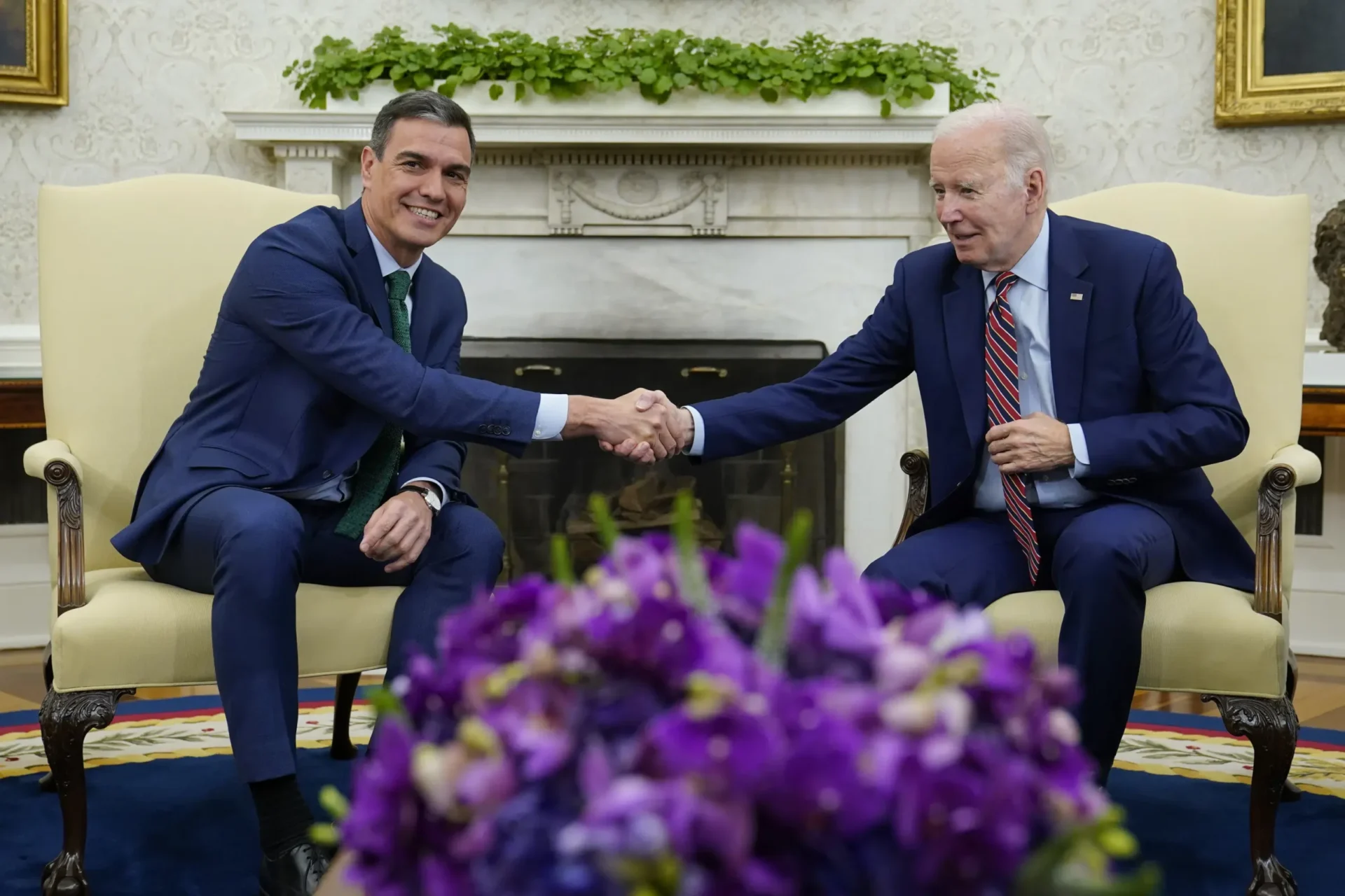 Biden felicita al presidente del Gobierno español, Pedro Sánchez, por su colaboración en materia migratoria