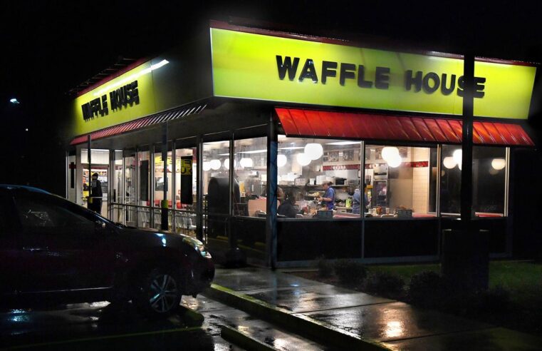 El encanto artístico de Waffle House, la musa culinaria más sorprendente de Estados Unidos