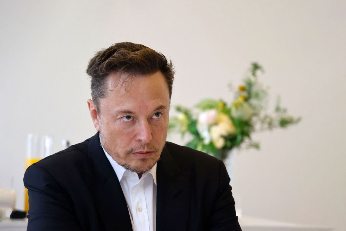 Elon Musk defiende el ataque de Soros y rechaza las afirmaciones de supremacía blanca en una salvaje entrevista con CNBC