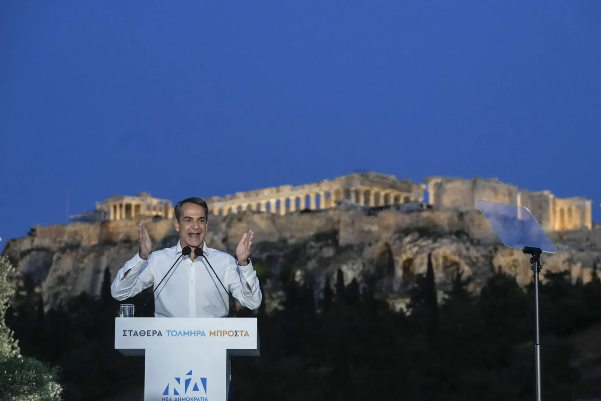 Fuera del foco del rescate, los griegos sienten dolores de recuperación en las elecciones