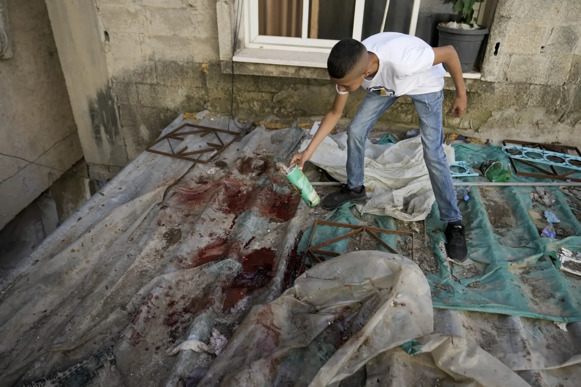 El ejército israelí mata a 2 palestinos en una redada en Cisjordania