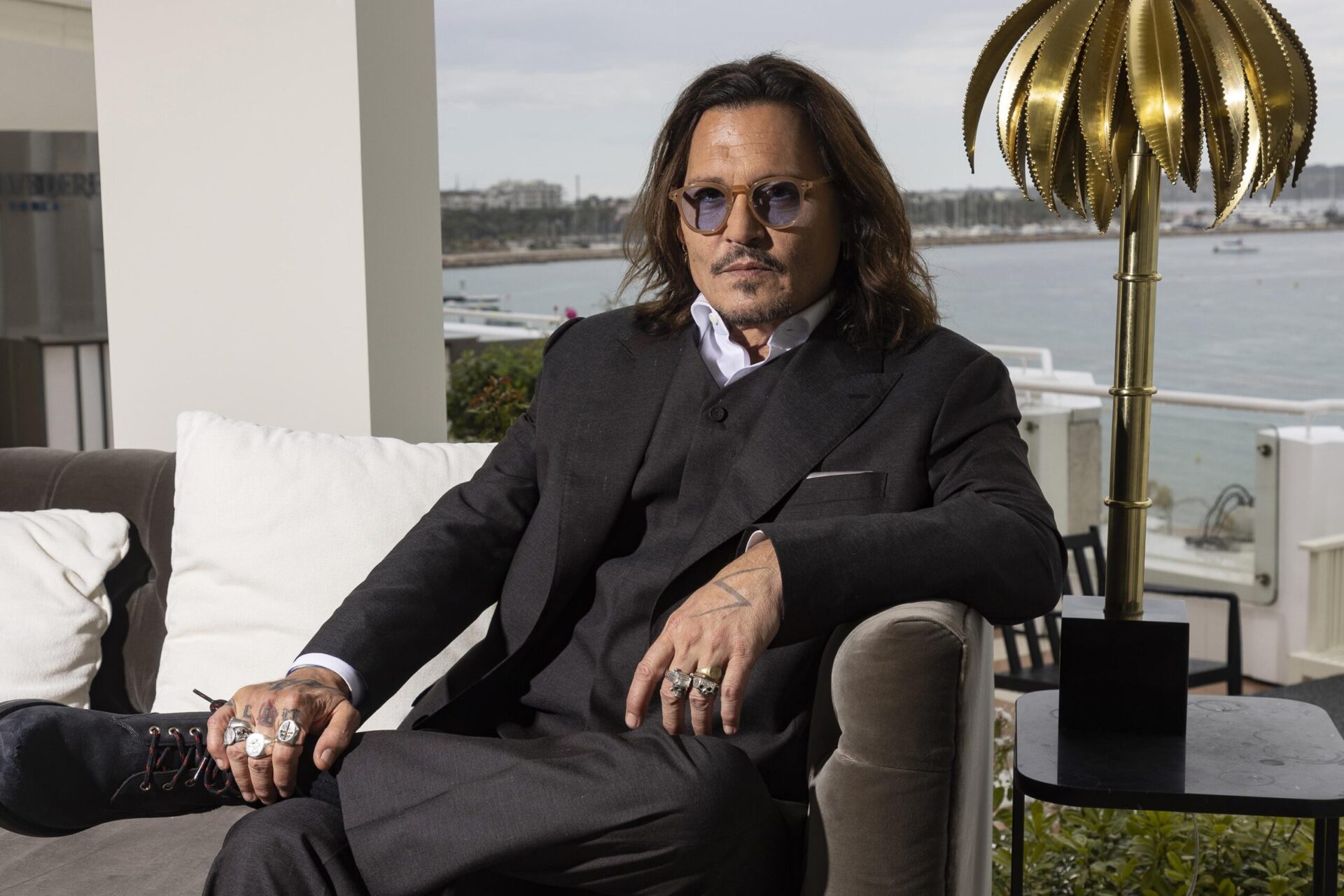 Johnny Depp en su regreso a Cannes y encontrando ‘el sótano hasta el fondo’