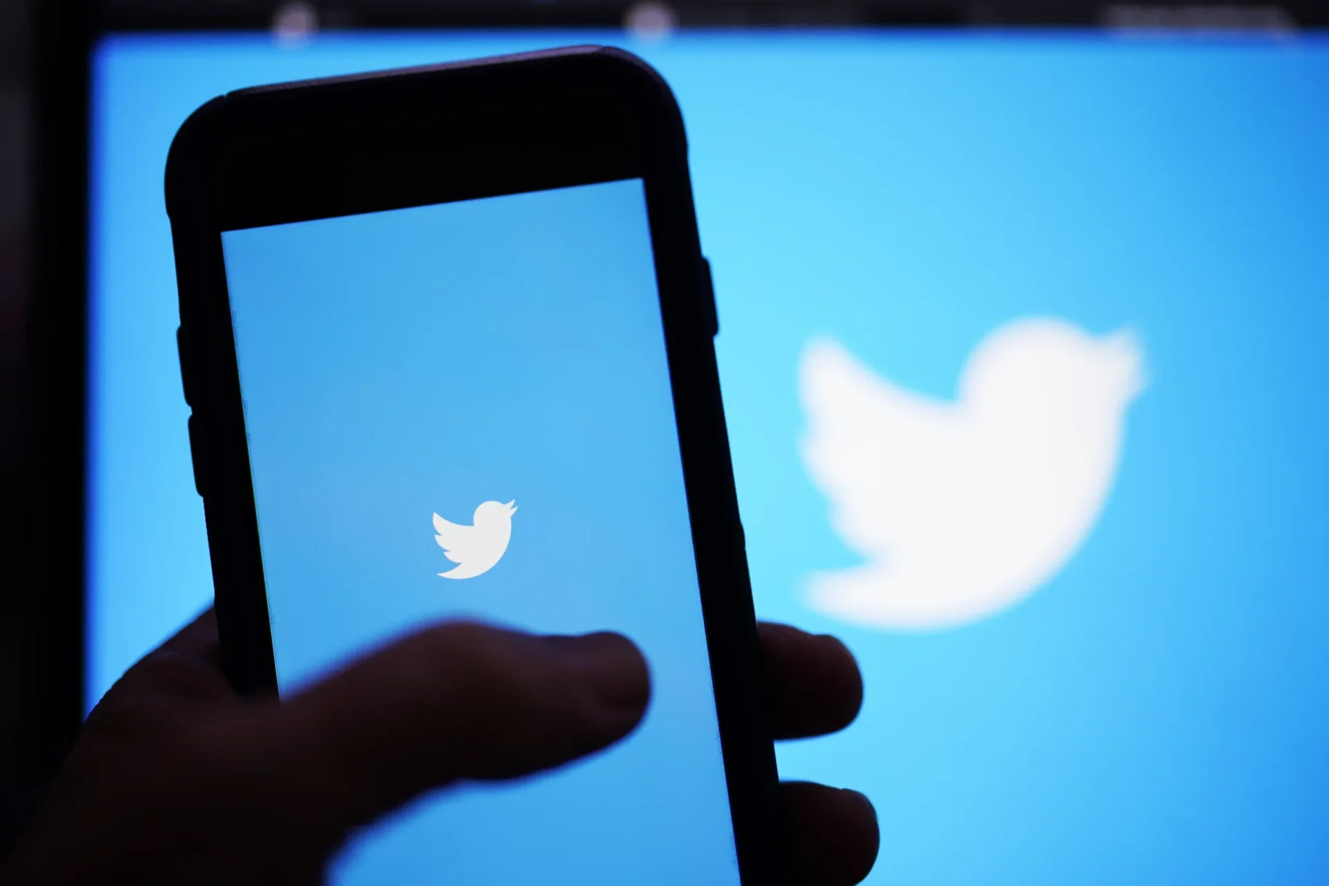 Las nuevas reglas de Twitter exponen las oficinas electorales a cuentas falsas