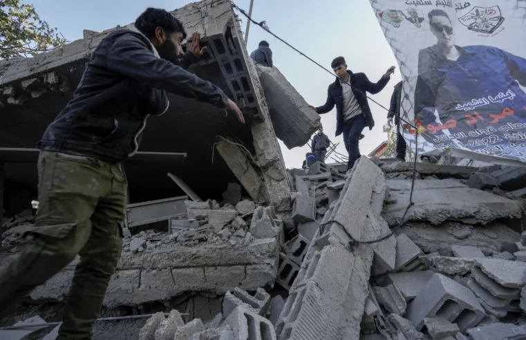 Los ataques aéreos israelíes en Gaza matan a un palestino mientras la violencia disminuye