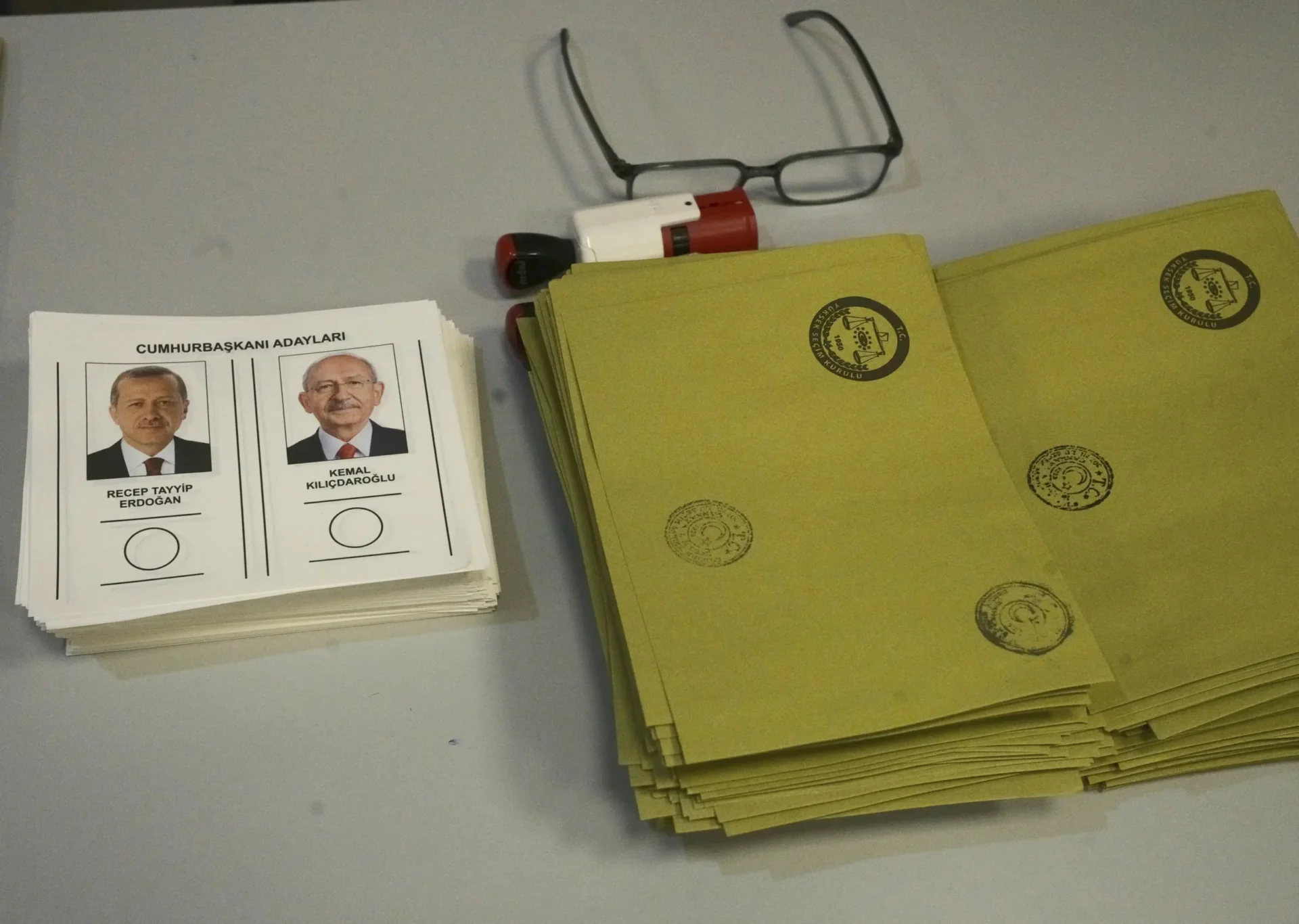 Los votantes en Turquía eligen entre Erdogan y Kilicdaroglu en la segunda vuelta presidencial