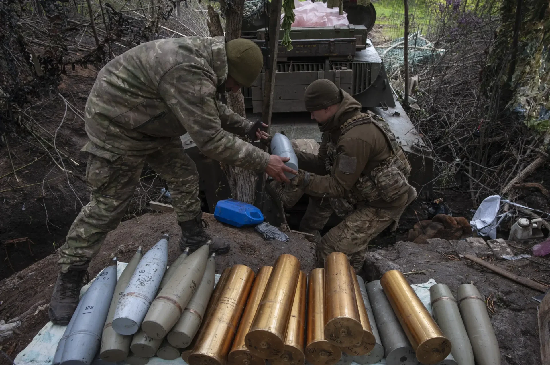 Ucrania dice que su contraofensiva ahora se retrasó;  Gran Bretaña dice que ha enviado misiles de crucero a Kiev