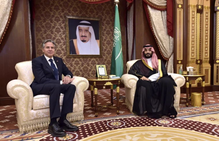 El secretario de Estado de EE. UU., Antony Blinken, se reúne con el príncipe heredero de Arabia Saudita, Mohammed bin Salman