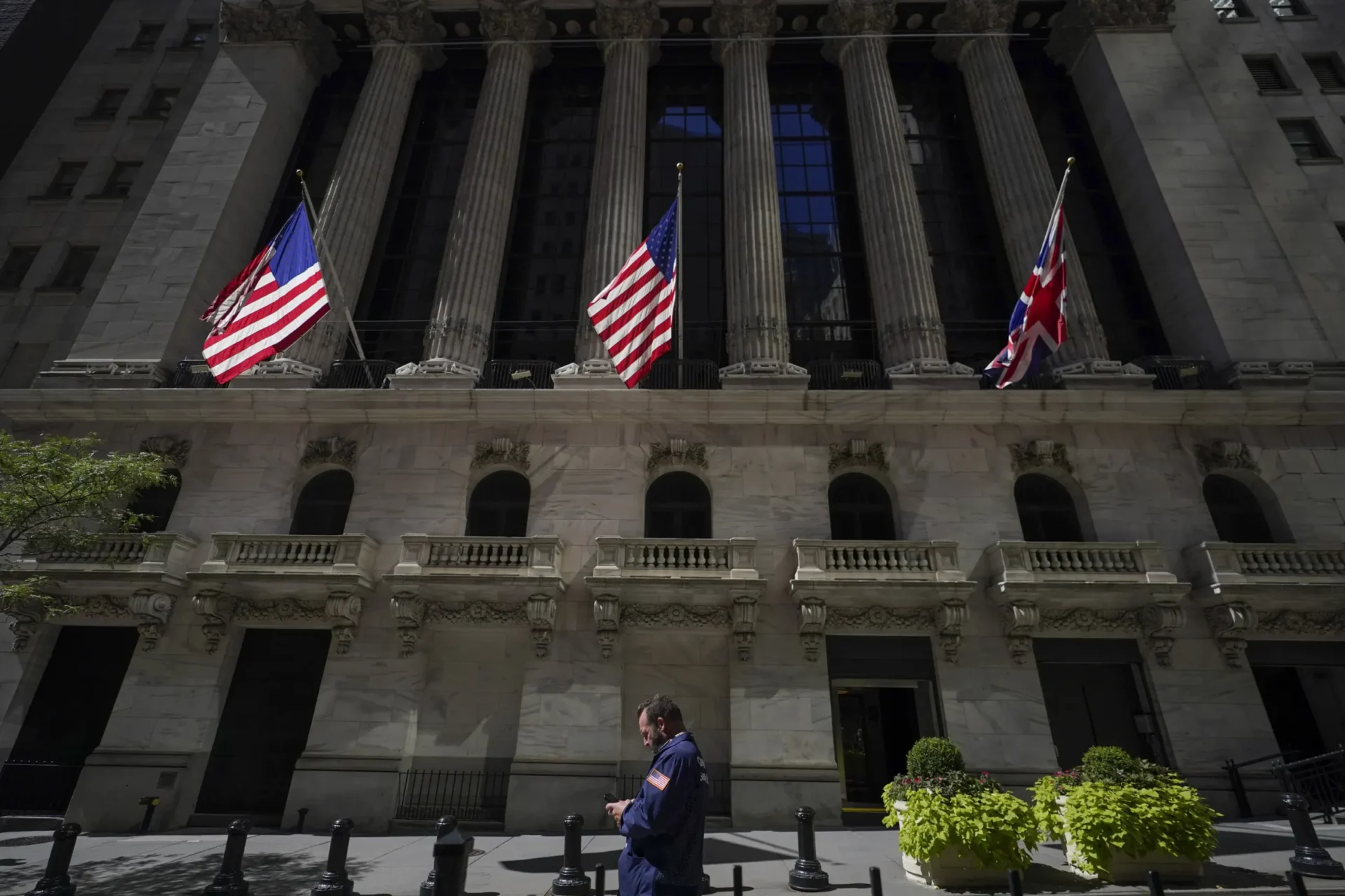 Mercado de valores hoy: Wall Street cae después de un tibio informe sobre la economía