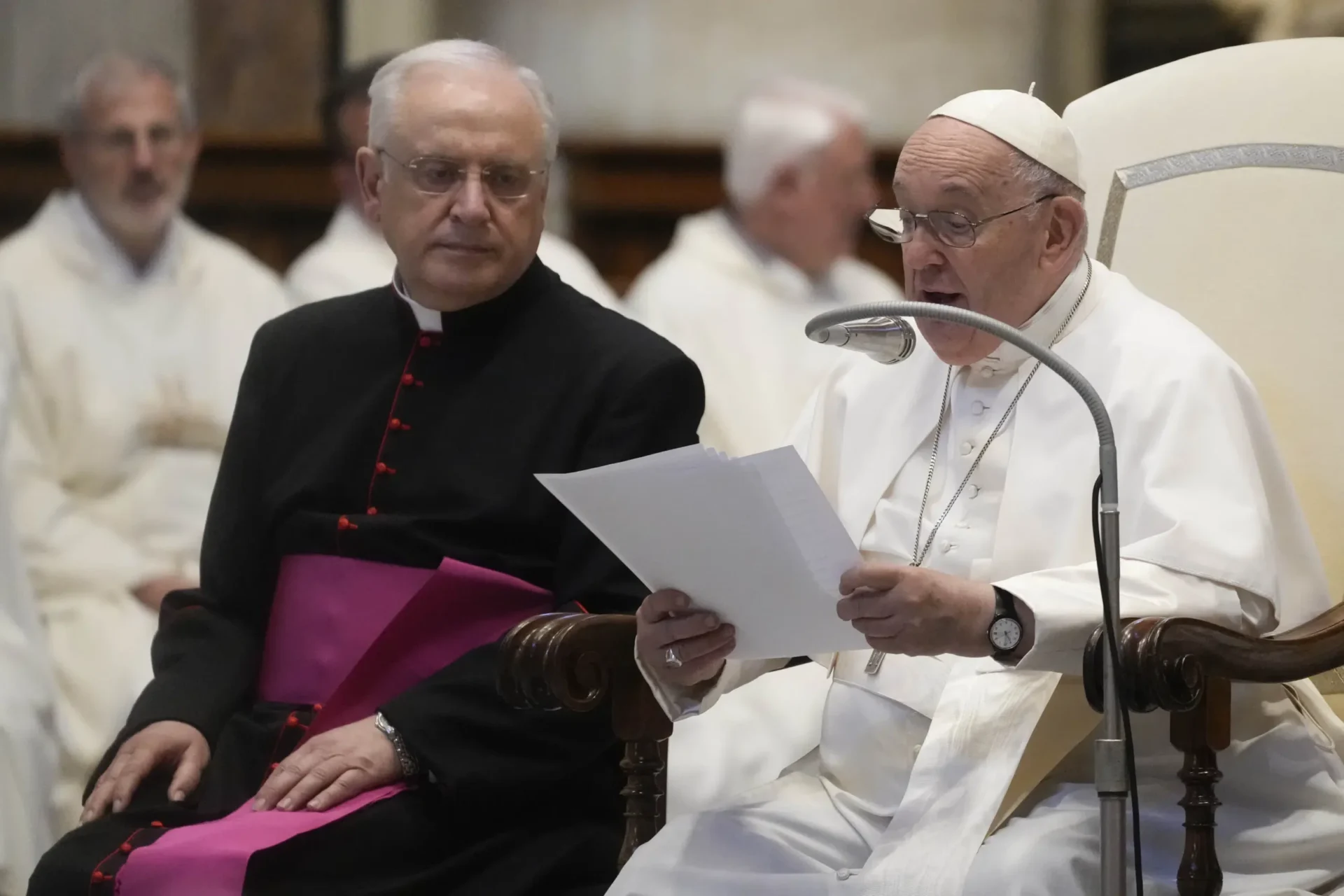 Papa advierte riesgo de corrupción en recaudación de fondos para misioneros tras investigación de AP