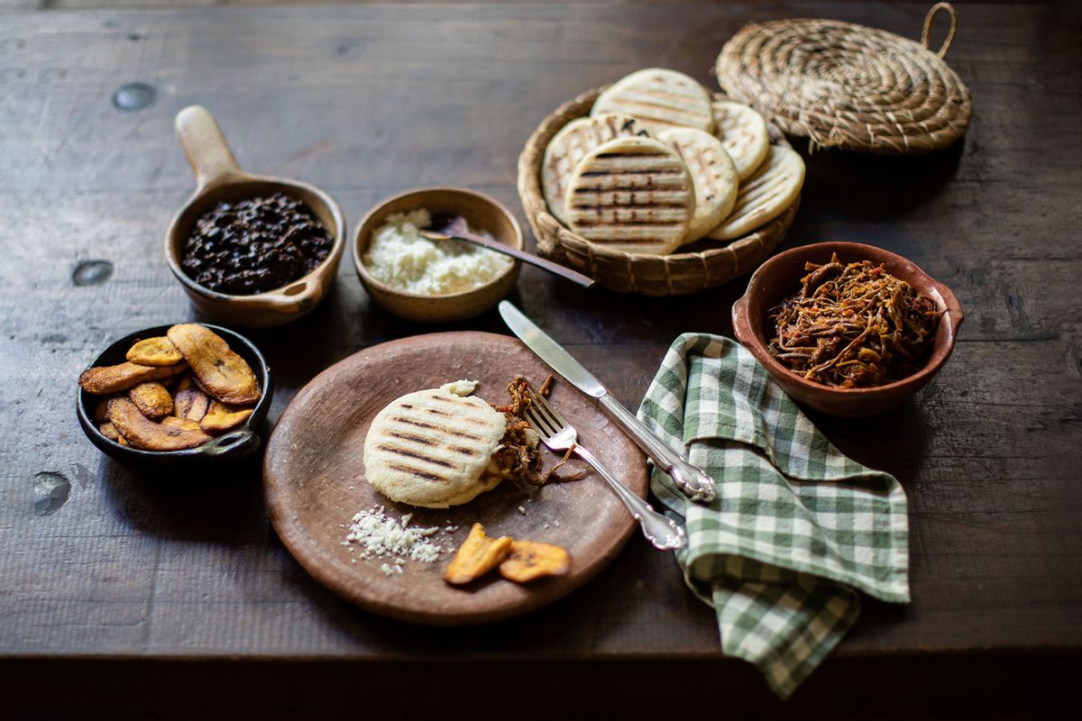 Todo sobre las arepas: cómo hacer este antiguo alimento básico de 4 ingredientes