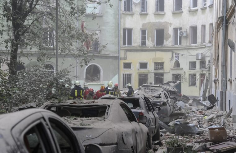 Ataque con misiles de crucero rusos en la ciudad ucraniana de Lviv mata a 4 personas y hiere a más