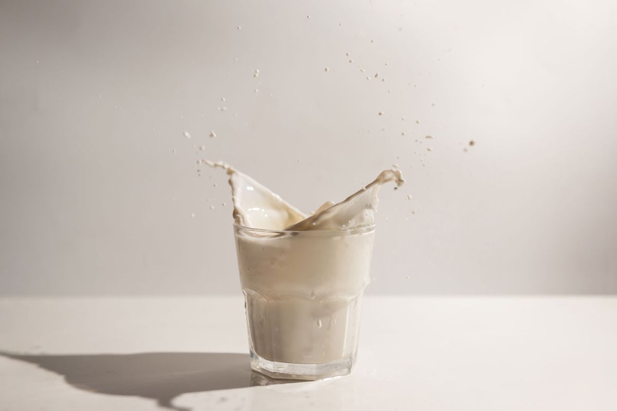 Cómo la lucha por incorporar la leche cruda está uniendo a liberales y libertarios