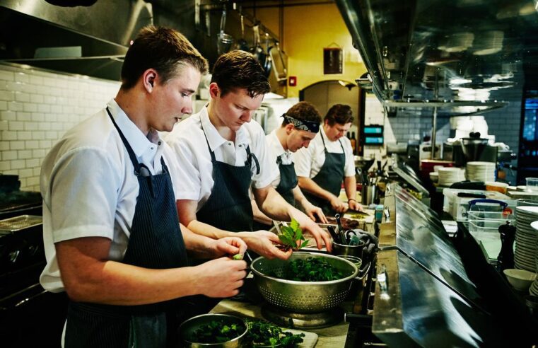 Cómo los chefs se convirtieron en estrellas de rock: las actitudes cambiantes hacia el trabajo en restaurantes