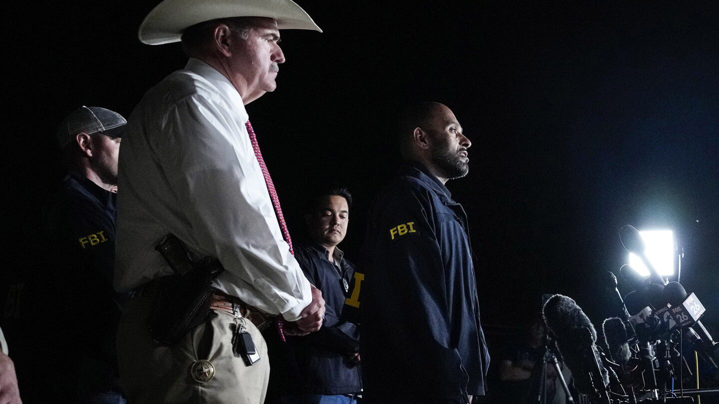 Conclusiones de la investigación de AP sobre el historial de presunta corrupción y disfunción de un alguacil de Texas