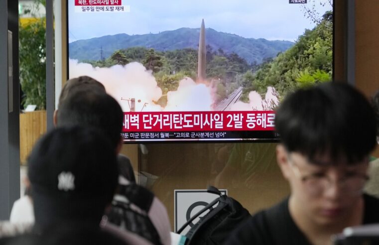 Corea del Norte dispara 2 misiles de corto alcance al mar mientras Estados Unidos atraca un submarino nuclear en Corea del Sur