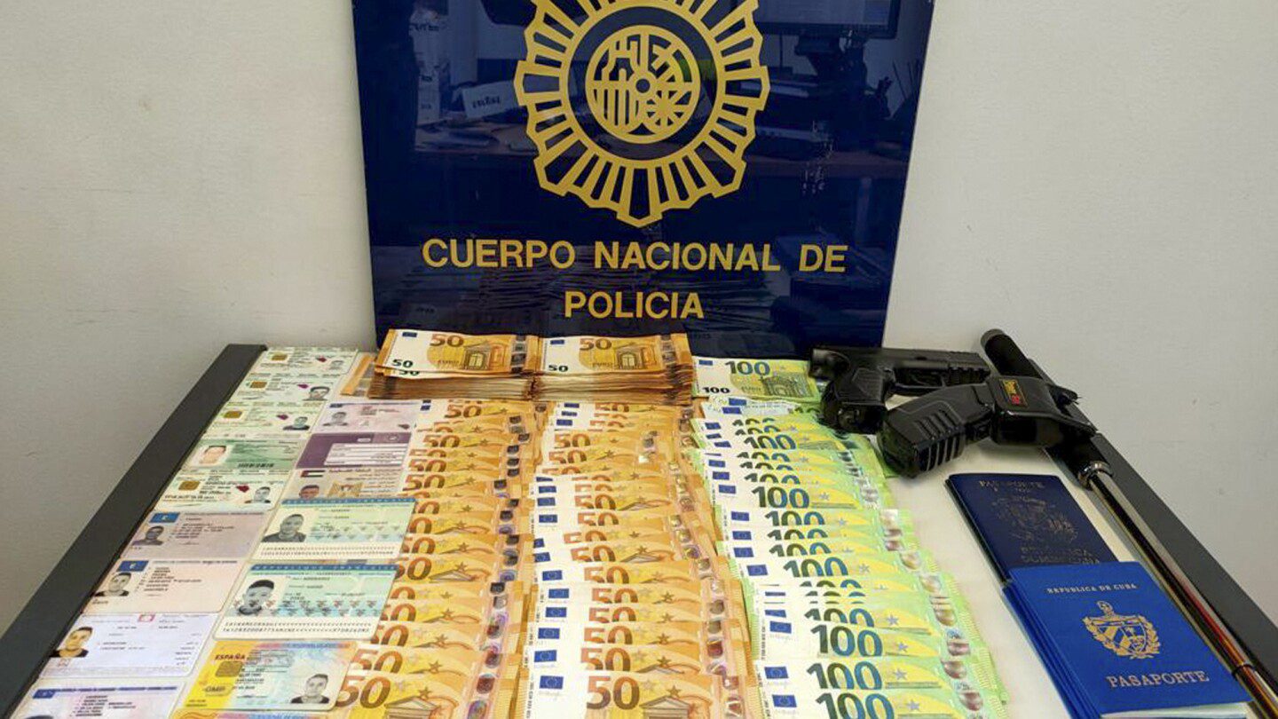 Detenidos en Serbia 2 sospechosos de contrabando de cubanos a España como parte de un grupo criminal internacional