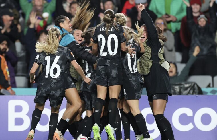 El ambiente de las Ferns tras la emotiva victoria de Nueva Zelanda en la Copa Mundial Femenina de la FIFA