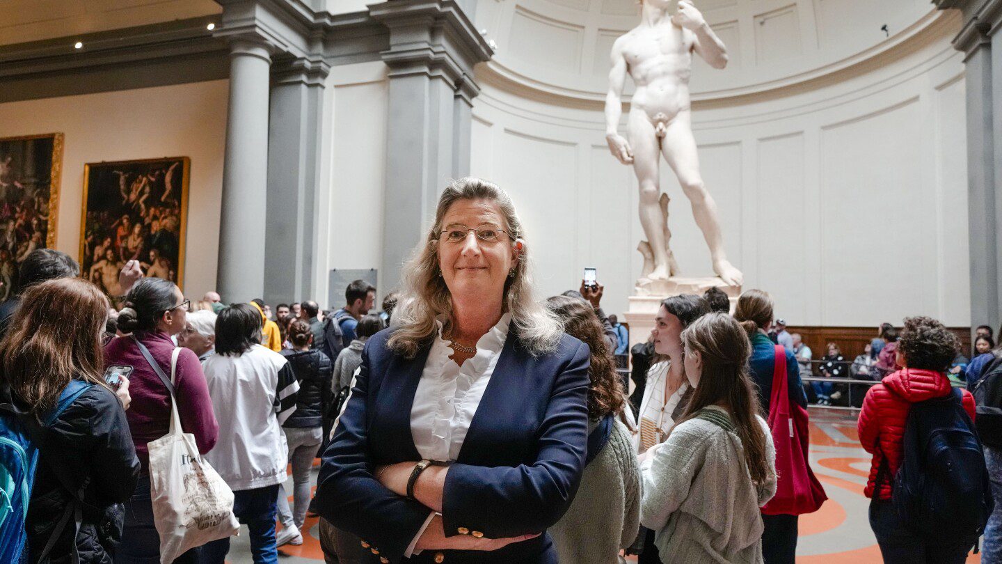 El director alemán de la Galería de la Academia de Florencia que luchó por la imagen de David se preocupa por el trabajo