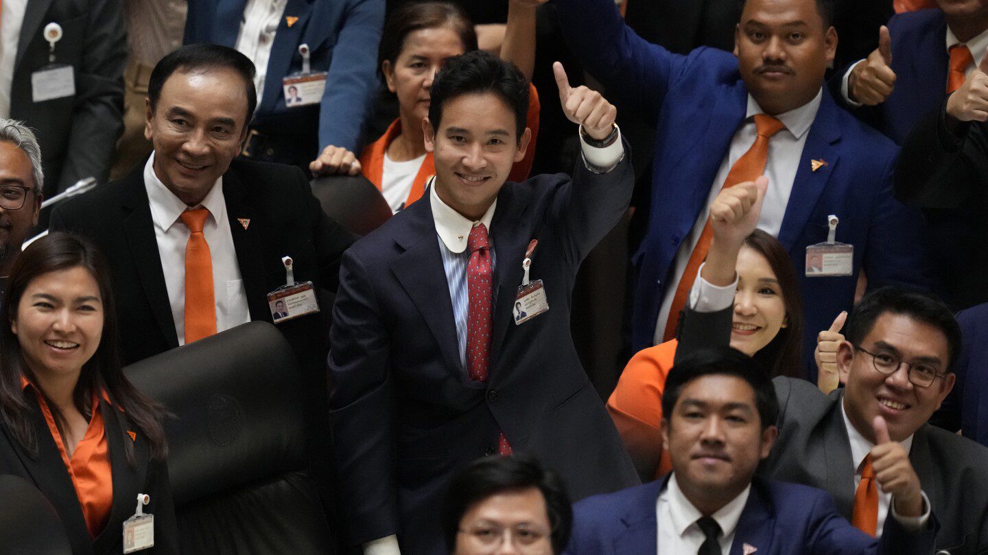 El partido reformista tailandés, frustrado de formar un nuevo gobierno, busca un cambio de ley para limitar el poder del Senado