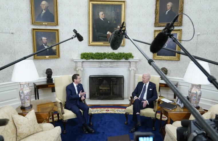 El presidente de Israel se reunirá con Biden mientras continúan las preocupaciones sobre los asentamientos y la revisión judicial