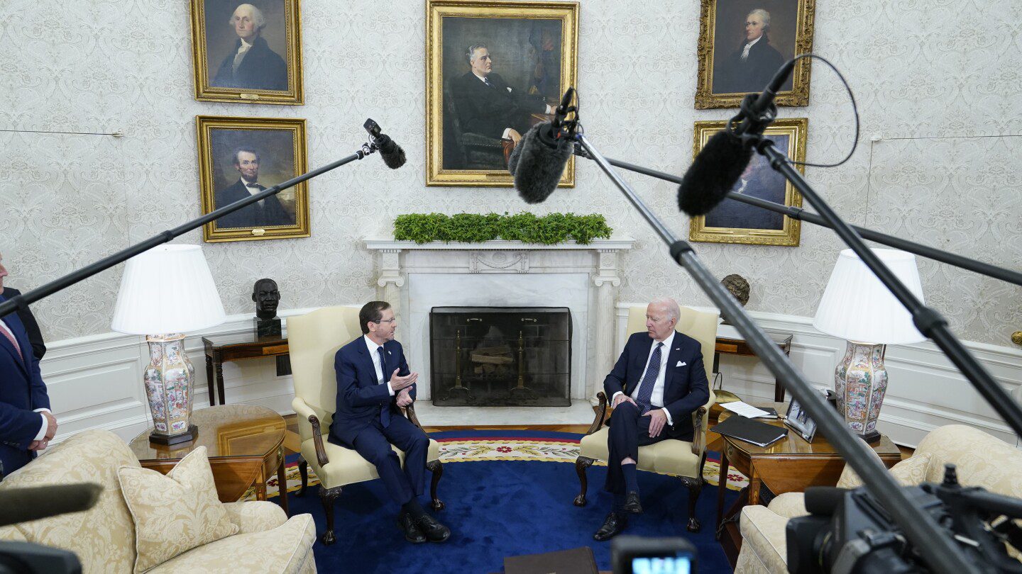 El presidente de Israel se reunirá con Biden mientras continúan las preocupaciones sobre los asentamientos y la revisión judicial