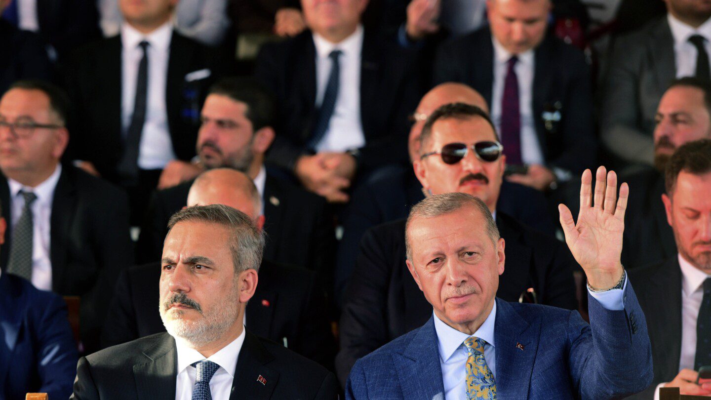 El presidente turco no descarta el reinicio de las conversaciones de paz en Chipre, pero se apega a la postura de dos estados