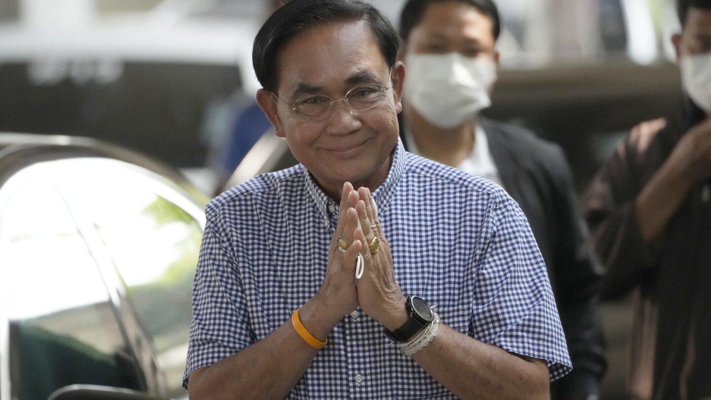 El primer ministro de Tailandia, que tomó el poder en un golpe de Estado en 2014, abandona la política tras perder las elecciones