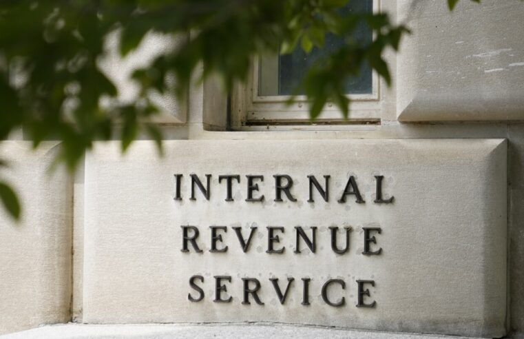 El sistema de declaración de impuestos de presentación gratuita del IRS tiene partidarios y críticos que se movilizan