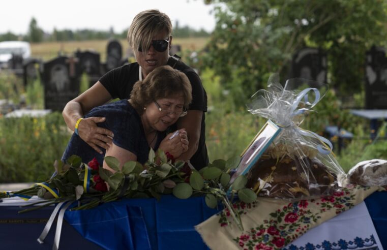 En Ucrania, el calvario de una familia para identificar y honrar a un veterano muerto en Bucha termina después de 16 meses