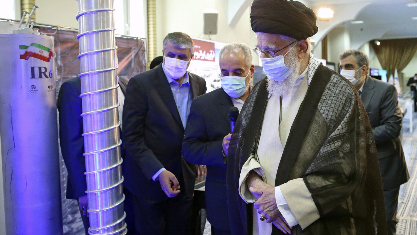 Evaluación de inteligencia de EE. UU. dice que Irán no está desarrollando armas nucleares actualmente